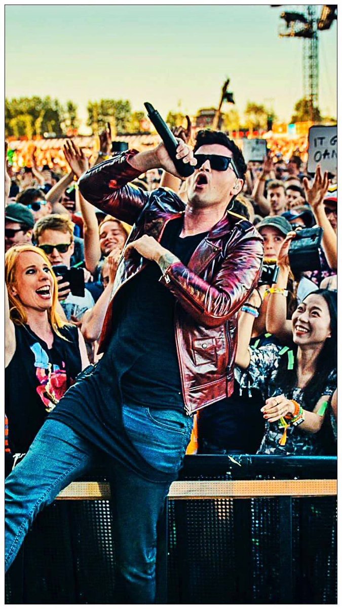 Leanne_117's tweet image. Go to Bath, stand in awe,
Climb the mountain to Carlisle,
Land in Halifax, have a ball,
Weโre gonna do it all,
Dance in Southend, whereโs the sun?
Head to Portsmouth for the fun,
London baby here we come ๐ถ
#OnTourWithTheScript
#MakeMemoriesNotDreams
#ScriptForLife
