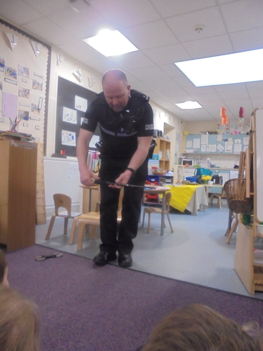 AirliePS's tweet photo. Thank you to @KirriePC for visiting our nursery children today to talk with us about being Safe. https://t.co/YVgS0qXOwq