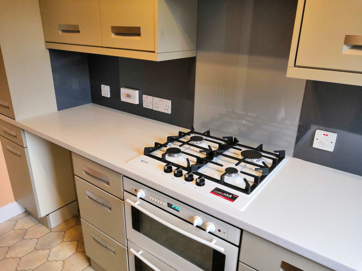 fitteddoorsME's tweet photo. Make a stylish update to your home and consider this Matt Dakkar kitchen as the best possible solution to your kitchen storage woes. You'll get plenty of stylish storage space, made to measure doors with the best materials. #newkitchens #makeover https://t.co/tbqPM88LIh