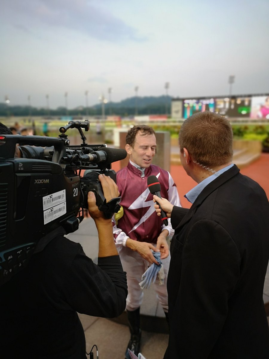 NJC_Commentator's tweet photo. The 'Champ' @VDuric77 taking a minute after steering Reddot Rising to victory in the @SelangorTC Trophy for @SaimeeRacing in the second

#SGRacing 
#Duric https://t.co/41wJLr9Iqw