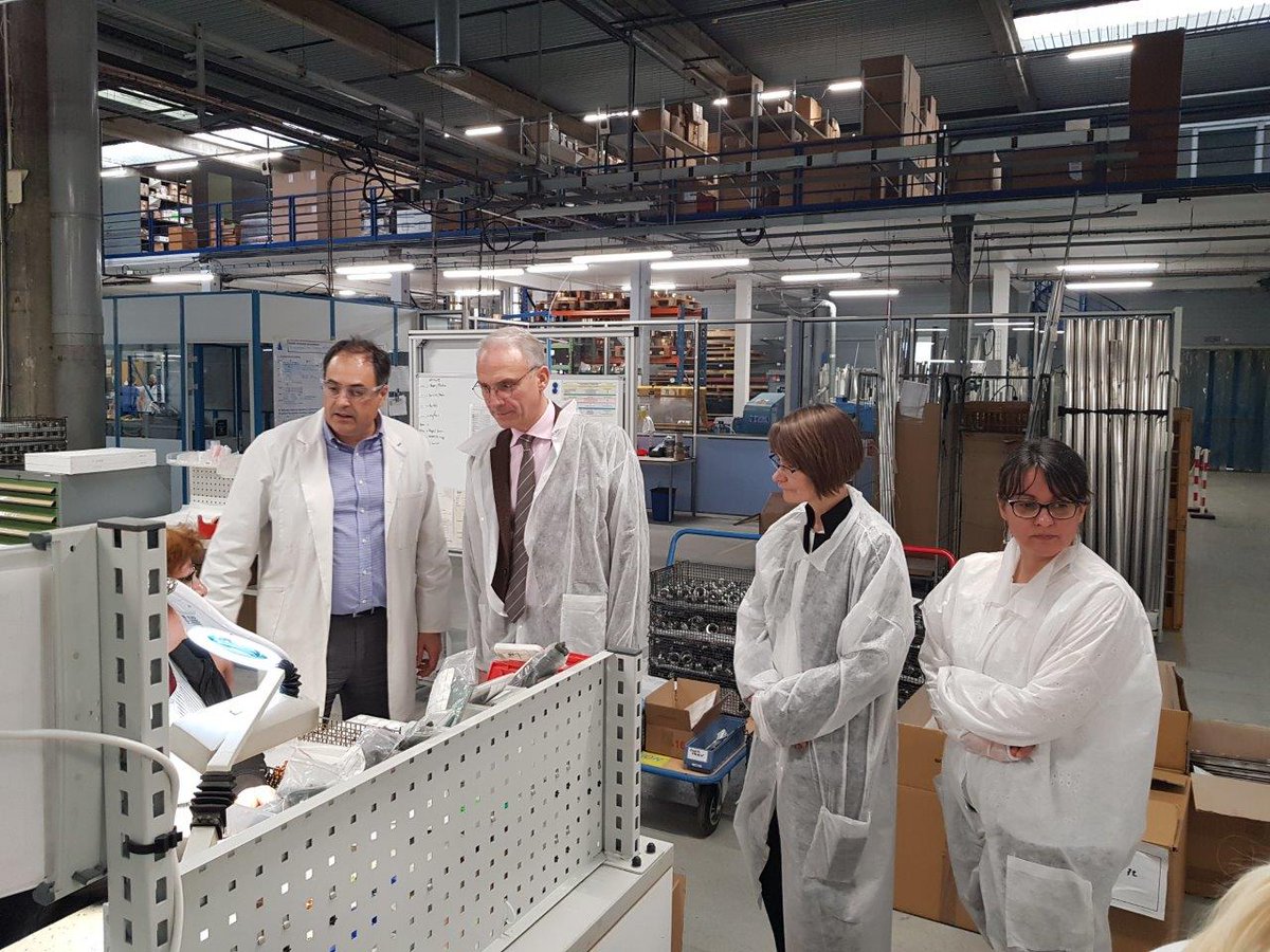 Prefet91's tweet photo. Visite du Préfet de l'entreprise #Senior #Aerospace #Calorstat, à #Dourdan, spécialisée dans la conception, la fabrication, la qualification de systèmes développés autour de soufflets métalliques utilisés dans l’aéronautique, la défense, le nucléaire etc... https://t.co/vPdEBrUcFz