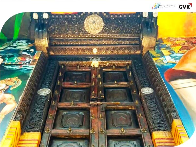 CSMIA_Official's tweet photo. The picturesque doors of @JayaHeMuseum bring alive the vibes of knocking on heaven’s door. Explore the richness of this art form at your very own Jaya He Museum!
#JayaHe #airportmuseum #mumbaiairport #museumtouchdown #CSMIA https://t.co/ZnQCETQZgK