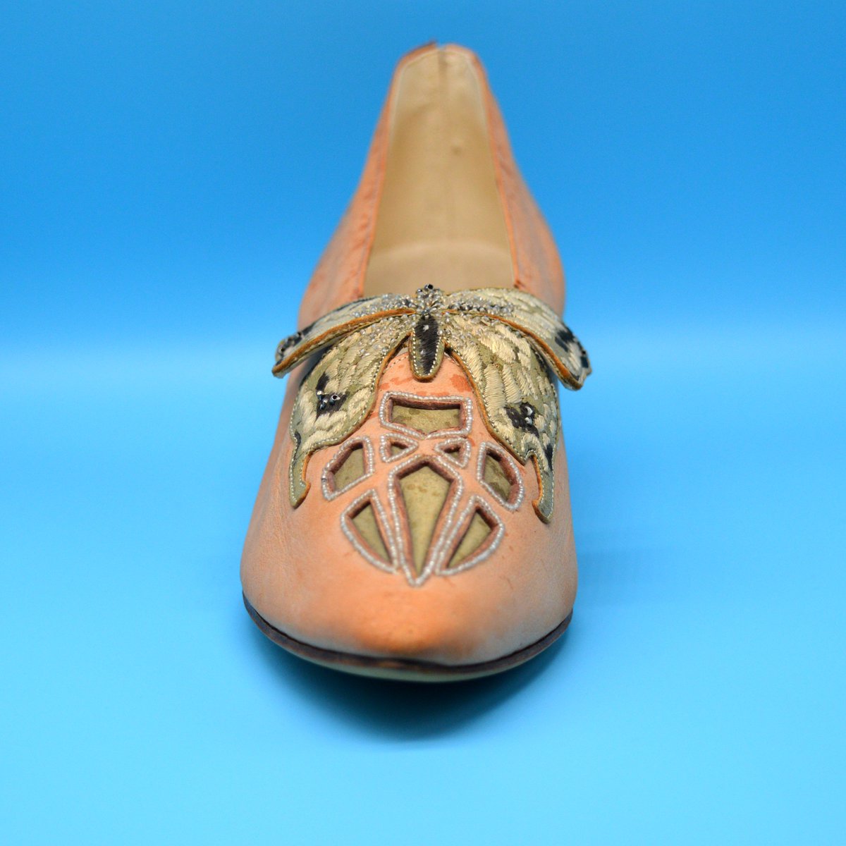 theshoemuseum's tweet photo. 🌸🌺Spring has officially sprung this week, wahey!🌺🌸 To get you into the seasonal mood, we have these lovely butterfly shoes to show you from 1904. The butterfly design is embroidered applique. Made by Bally, Switzerland. #theshoemuseum #spring #butterfly #footwearfriday https://t.co/ZfoAOx9301