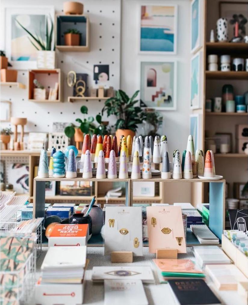 LukuCreative's tweet photo. @dowsedesign in the North Laine⁣ is good for the heart. Not only does it make ours pitter patter every time we see the shop window, it's also an ethically sourced place to shop....
Follow along on IG for more stories of purpose-driven businesses.
#thisisbrighton https://t.co/1W6fxflO3P