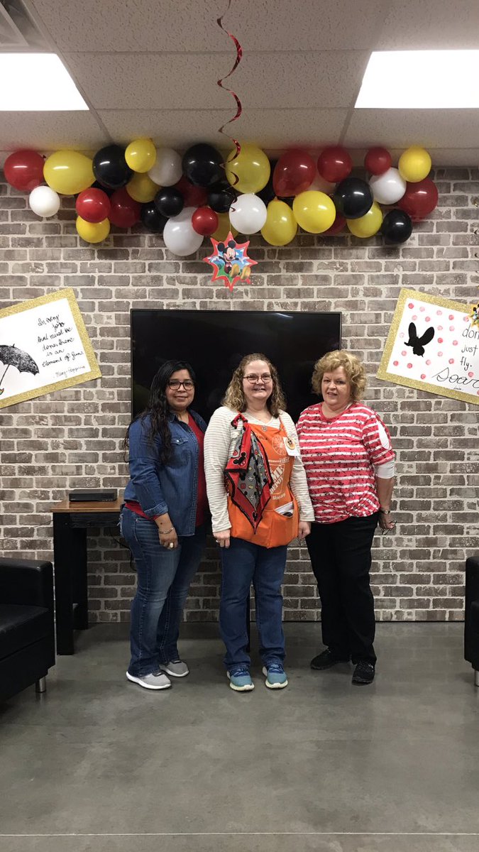 Mountaindaisy68's tweet image. Celebrating Success at the Jasper Home Depot 8413... where all your dreams can come true🧡#successsharing2019 #lovetheorangelife #disneytheme @hollytate122 @serenegar @thdsandi @nieves1Ramon @DebbieR52876815 @JuanitaFoxChap1 @RobinLeonard71