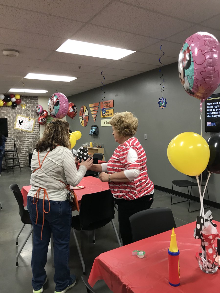 Mountaindaisy68's tweet image. Celebrating Success at the Jasper Home Depot 8413... where all your dreams can come true🧡#successsharing2019 #lovetheorangelife #disneytheme @hollytate122 @serenegar @thdsandi @nieves1Ramon @DebbieR52876815 @JuanitaFoxChap1 @RobinLeonard71