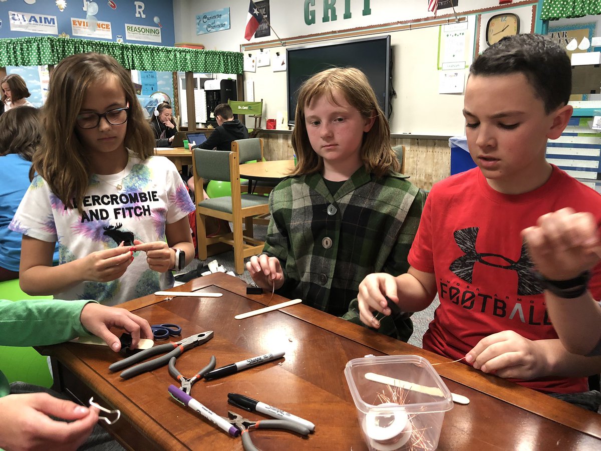 clover_renee's tweet photo. 4th graders are shining brightly with the new flashlights  they built from scratch! Learning about circuits is “illuminating”.. and oh so fun! #weareAPHE https://t.co/g12sqIdvzk