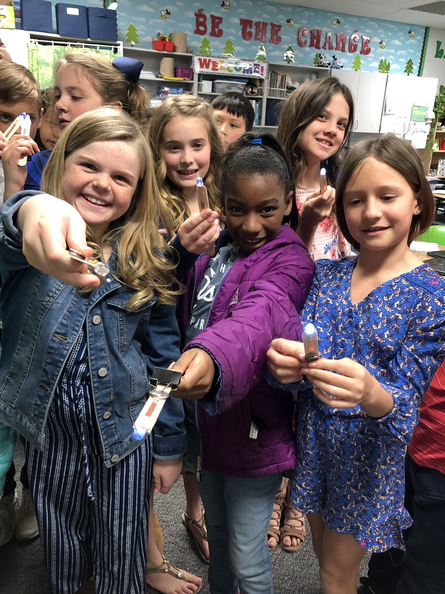clover_renee's tweet photo. 4th graders are shining brightly with the new flashlights  they built from scratch! Learning about circuits is “illuminating”.. and oh so fun! #weareAPHE https://t.co/g12sqIdvzk