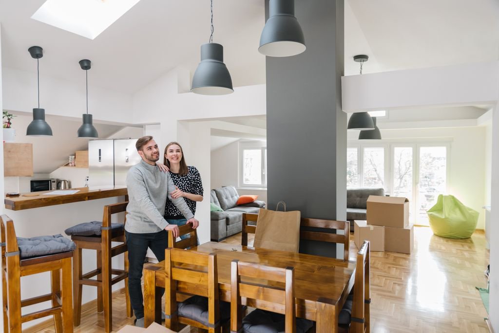 bfranklinhome's tweet photo. What's wrong with your current light bulb situation you ask? 🤷 Well...switching to LED lights can save you on average $300-$500 yearly compared to your current lighting! #bfranklinhome #energysavings https://t.co/8pYlVxKJMQ