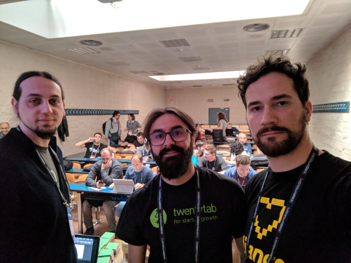 pauloxnet's tweet image. #StopCoding workshop at #CodemotionRome19 is started with all #community leaders #aperitech