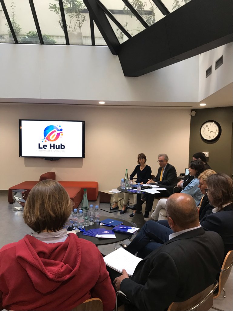 FranceAssureurs's tweet photo. Votre #startup développe une solution innovante en lien avec l’#assurance ? Vous avez validé son business model et vous êtes prêt à accélérer son développement ? La 2nde promotion du Hub de la @FFA_assurance a été lancée ce matin ! Pour candidater ➡️https://t.co/yZZVdqoBnL https://t.co/hi88DDoyEs