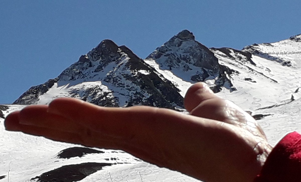 clgjprevert33's tweet photo. Dernière journée à peyragudes,du soleil,du soleil,du soleil....Et des étoiles et des flocons.#SAAPrevert https://t.co/ulL192ifHd