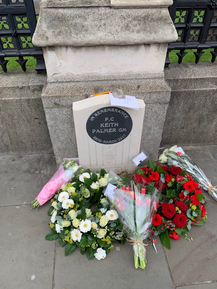 survivors_a_t's tweet photo. Today we are sending all our love to those whose lives ended or changed forever in the #westminsterattack two years ago. Know that we are thinking of you all. https://t.co/nKiQu92XH0