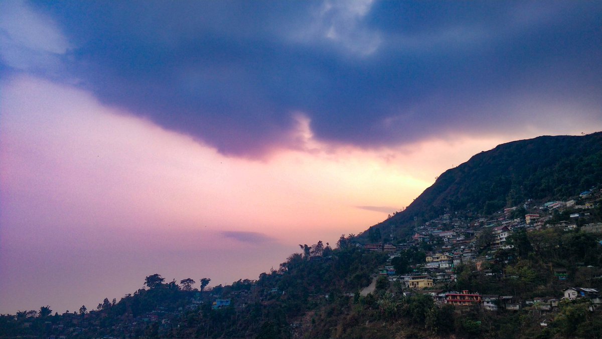 m o o d .  #sunset  #himalayas