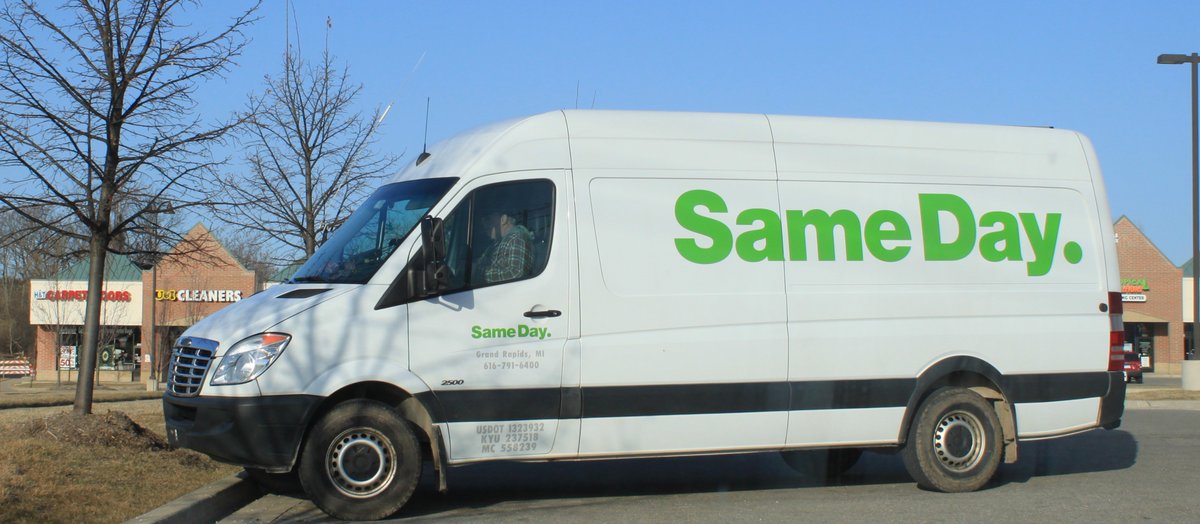 allaboutfreight's tweet photo. A lady in 1990 posted her self with a #samedaycourier service to get to 10 Downing Street to deliver a message personally to the Prime Minister. But the Prime Minister was unwilling to sign for this 'delivery' and the #delivery boy had to take her back.
https://t.co/HXux7htktT https://t.co/UI2QJRDgvN