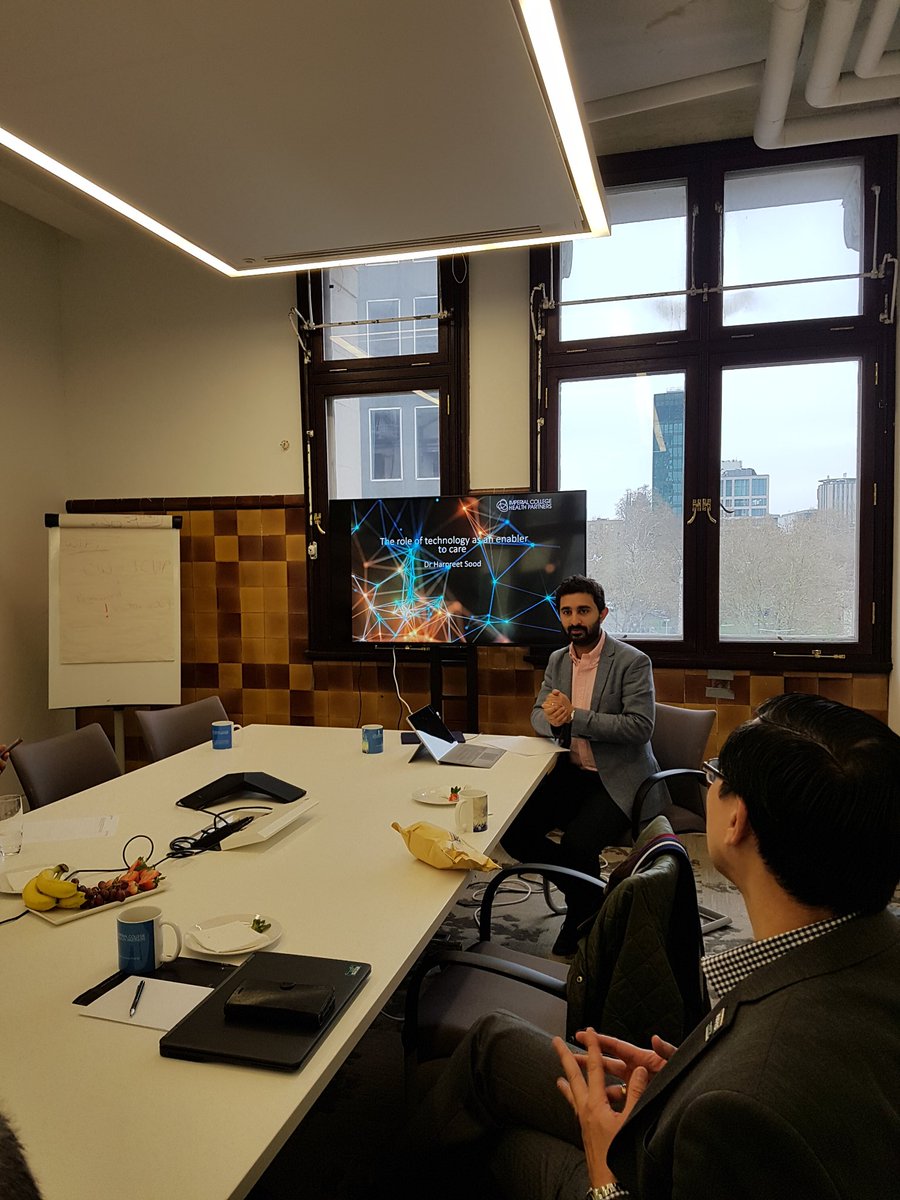 manpreetbains_1's tweet photo. Hosting a visit from @SingHealthSG today with @Dochayter at @Ldn_ICHP
Thank you to @hssood and @DrAndyMcKeown for coming to speak to our delegation today ππ½
Visit to an #ATmedics site now hearing about their model for improvement + training via @omardin https://t.co/pwUd1AQDQV