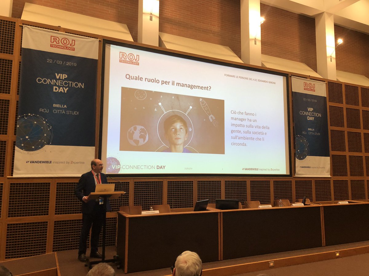 PIDMed40's tweet photo. “Approccio 4.0 non significa tecnologia 👩💻 ma creare una cultura.
E la cultura la creano le persone. Oggi non è più importante insegnare, ma dare alle persone la capacità di apprendere”. Edoardo Gironi a #vipconnectionday con @soc_rep e @Cadlog. https://t.co/7isoj4vERx