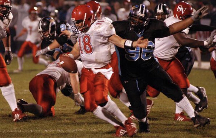 Rbrady1313's tweet photo. RIP Big Keys!  Saginaw has lost a great one.  But heaven has gained an angel.  Thoughts and prayers to your family, friends, former teammates, and the city of Saginaw.  Rest easy my friend.  You always treated me like family.  Love u big fella.  I can still hear you singing 💯🙏 https://t.co/mX8DqYkXTU