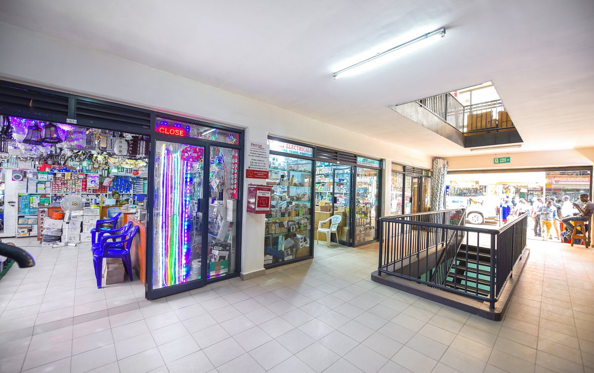CmsUg1's tweet photo. Looking for a suave location with customizable shops to suit your business; check out Electrical Plaza on Plot 9, Market street. It's accessible, affordable and is located right at the heart of Kampala's business precinct. https://t.co/us5DMt3zch