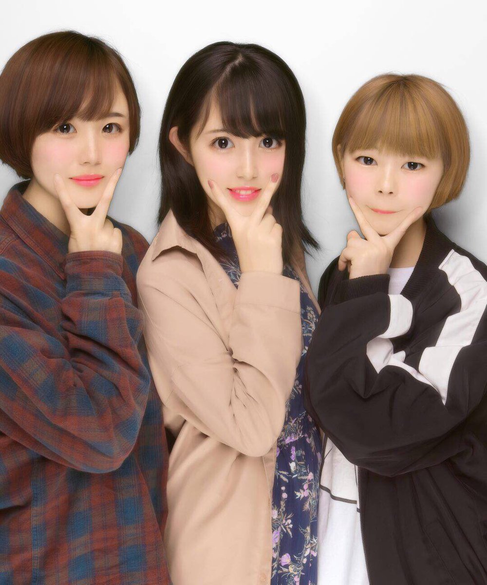 0405_tomo's tweet photo. 3/19.20   カラオケオール
死ぬほど疲れたけど死ぬほど楽しかった。ほんまに2人となら何しても楽しいって思う。
しろりな運転おつかれさまです
次は日本一の駄菓子屋。楽しみ
それと3人とも免許取れました。2人とも足になってね💙 https://t.co/GvCyrF4NgG