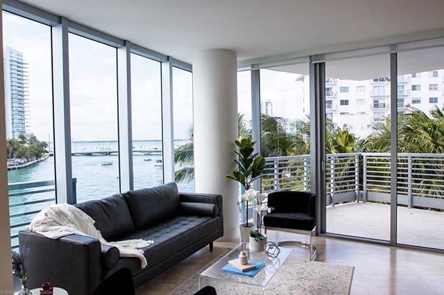 EdelaPezuela's tweet image. #CapriSouthBeach #CompassRealty #PaulSasseville #TechSavvyDaddy #REPhotography #Canon ift.tt/2HCsDBv