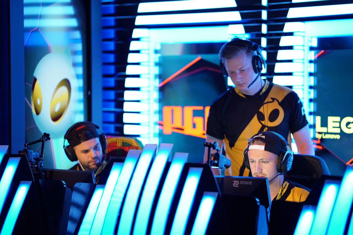As of today I'm no longer part of Nordavind. I want to thank the organisation for the opportunity. Now I'm open for offers on mainly coaching and analyst work, but if the right player-offer comes I wont hesitate. RT's are appreciated. Contact: morten_vollan@live.no or in DM.