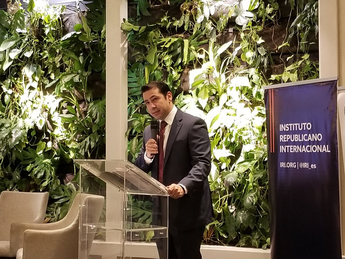 IRI_es's tweet photo. .@minsegpanama Jonattan Del Rosario habla de la estrategia multidimencional de #seguridadcuidadana de su gobierno en el segundo encuentro de alcaldes en #Panama #HCMS2019 @Amupapanama @pnudpanama https://t.co/x4YsqBdY5G