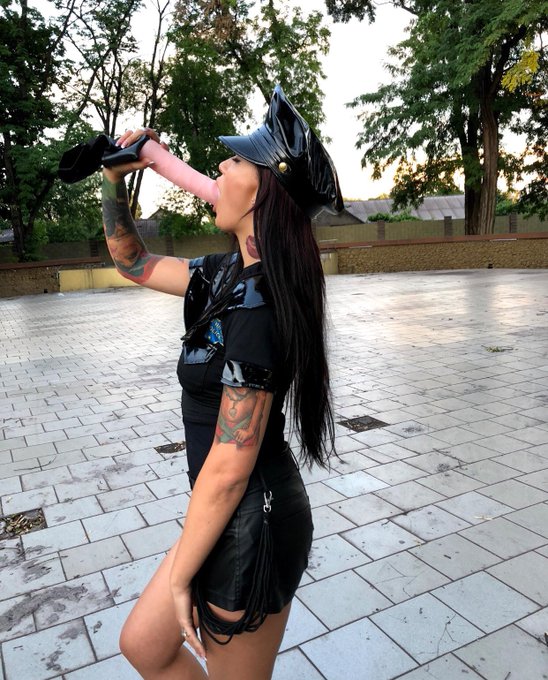 I&rsquo;d like to be your SLUT 👄 https://t.co/DyrfrJJtWd