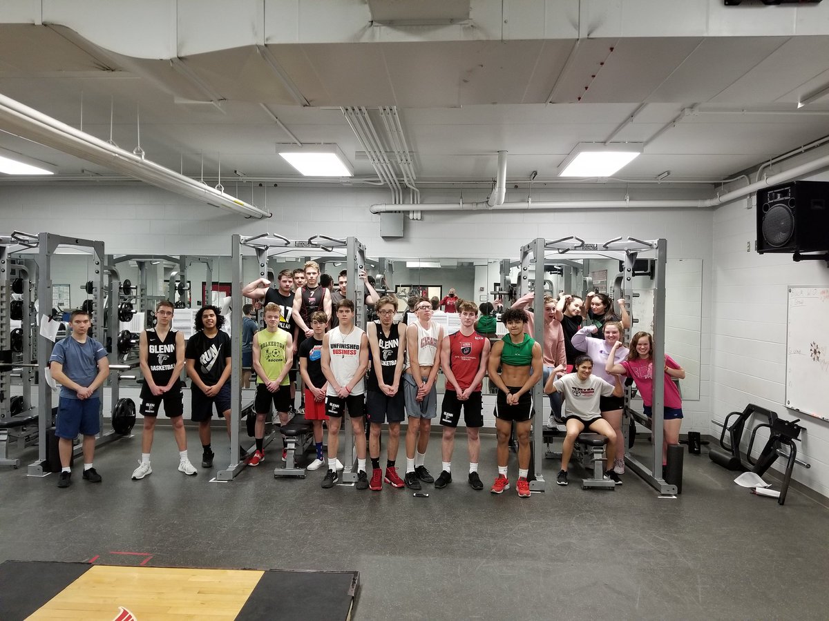 Coach_Foster_14's tweet photo. 5th hour is ready to dominate the beach! #whatslegday #allarms https://t.co/9Dt7qI4nGc