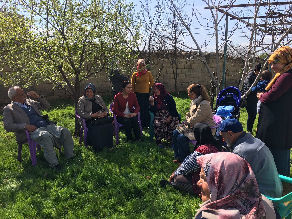 AyseSurucuUrfa's tweet photo. Halfeti’ de ziyaretlerimiz devam ediyor ! Halfeti halkı  kararlı, 31 Mart’a kayyumu gönderecek! Xelfetî #YaMeYe https://t.co/FBYbHtVB5S