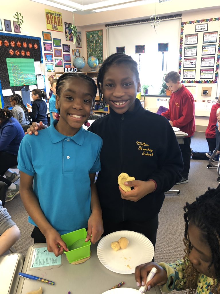MrsMyersMHS's tweet photo. Such an awesome Fourth Grade Fourth Friday filled with model magic and coloring! We have some amazing artists at #miltonhersheyschool @CookCrew4th @MissRoyersClass @PeirsonsPupils @MHPrincipals https://t.co/mwMfMMRnJ1