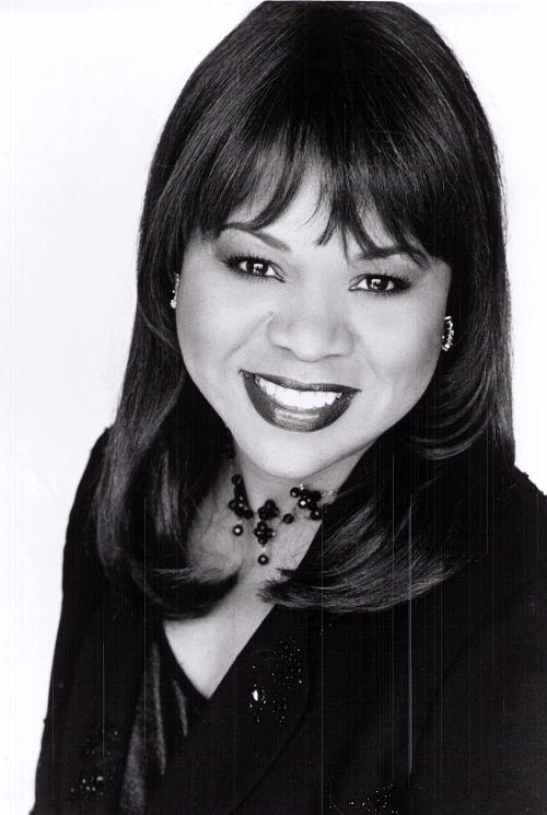 jazzfm's tweet photo. Tonight from 9pm on the Ronnie Scott's Radio Show with @ianshawjazz we welcome @lisafischersing @SarahWellerBand and @NiecyOfficial #DenieceWilliams to the programme #DontMissIt @officialronnies #RonnieScotts #Jazz #seeyouthen #RonnieScotts60 https://t.co/oSxHSk4oWa