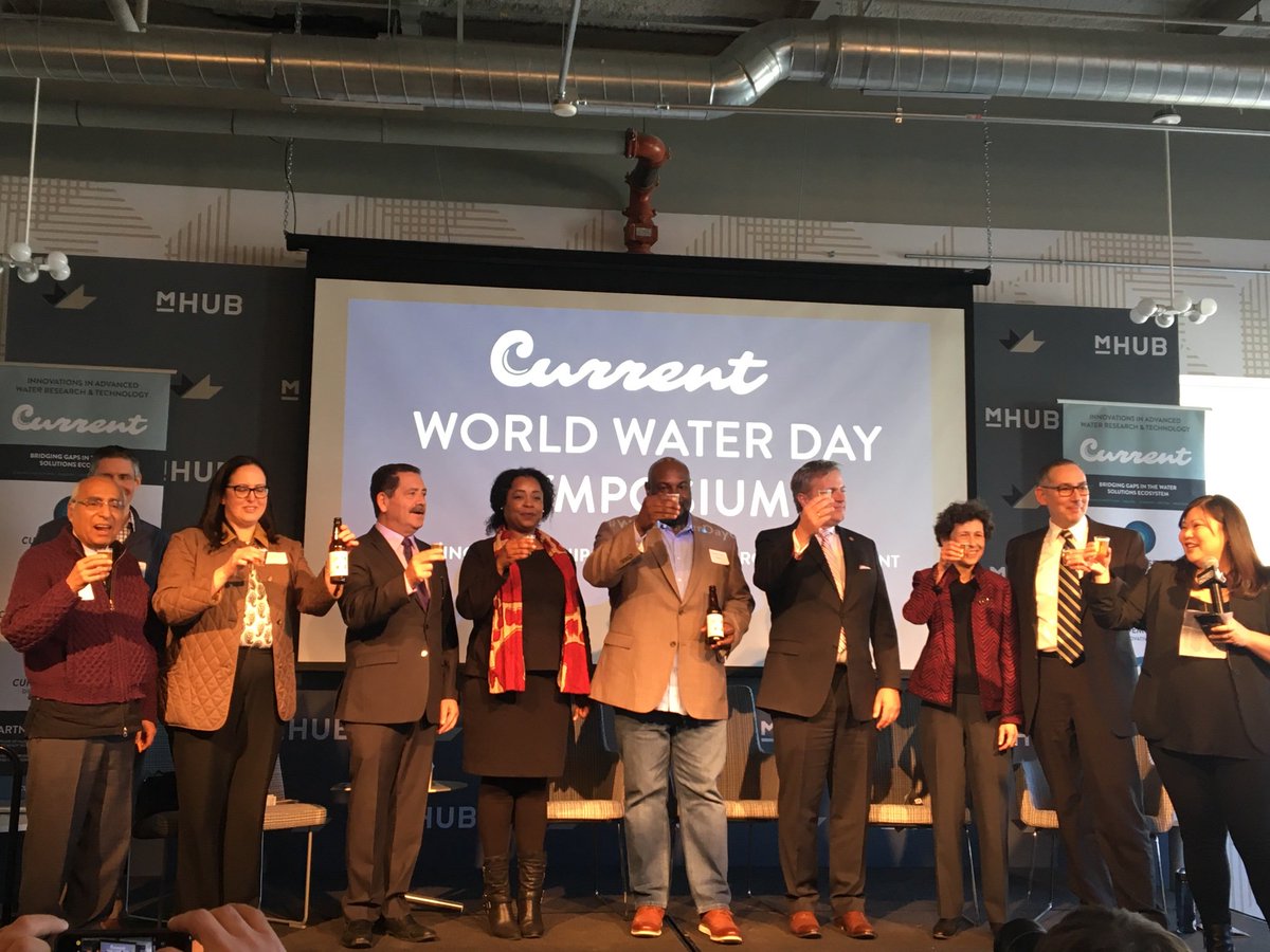 With that privilege of being on the Great Lakes comes responsibility! Toasting to beer brewed from North Shore Channel #WorldWaterDay <a href="/CurrentWater/">Current</a> <a href="/JosinaMorita/">Josina Morita</a> @debrashore <a href="/m_spyropoulos/">Mariyana Spyropoulos</a> <a href="/AvilaWater/">Comm. Frank Avila</a> <a href="/RepChuyGarcia/">Congressman Chuy García</a> <a href="/ChicagoWater/">Water Management</a>  <a href="/robertmartwick/">Robert Martwick</a> <a href="/Sonya/">Sonya</a>