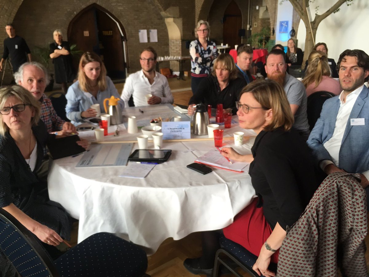 Waar zijn de mensen?!
Mooie plannen voor #regiovandetoekomst , maar onvoldoende aandacht voor de kracht van de samenleving! 
Zeker na woensdag kan dat echt niet meer Overheden ontwerpers maak van NL <a href="/PlacesHope/">Places Of Hope</a>