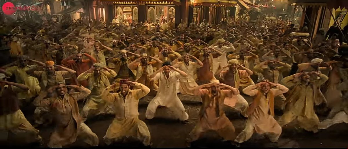 VarShra_editsfc's tweet photo. Yeh @Varun_dvn ki filmon mein ya toh Sab Badhiya hota hai ya sab First class 😂❤

#FirstClass #Kalank https://t.co/o7Vgi2Yk6P