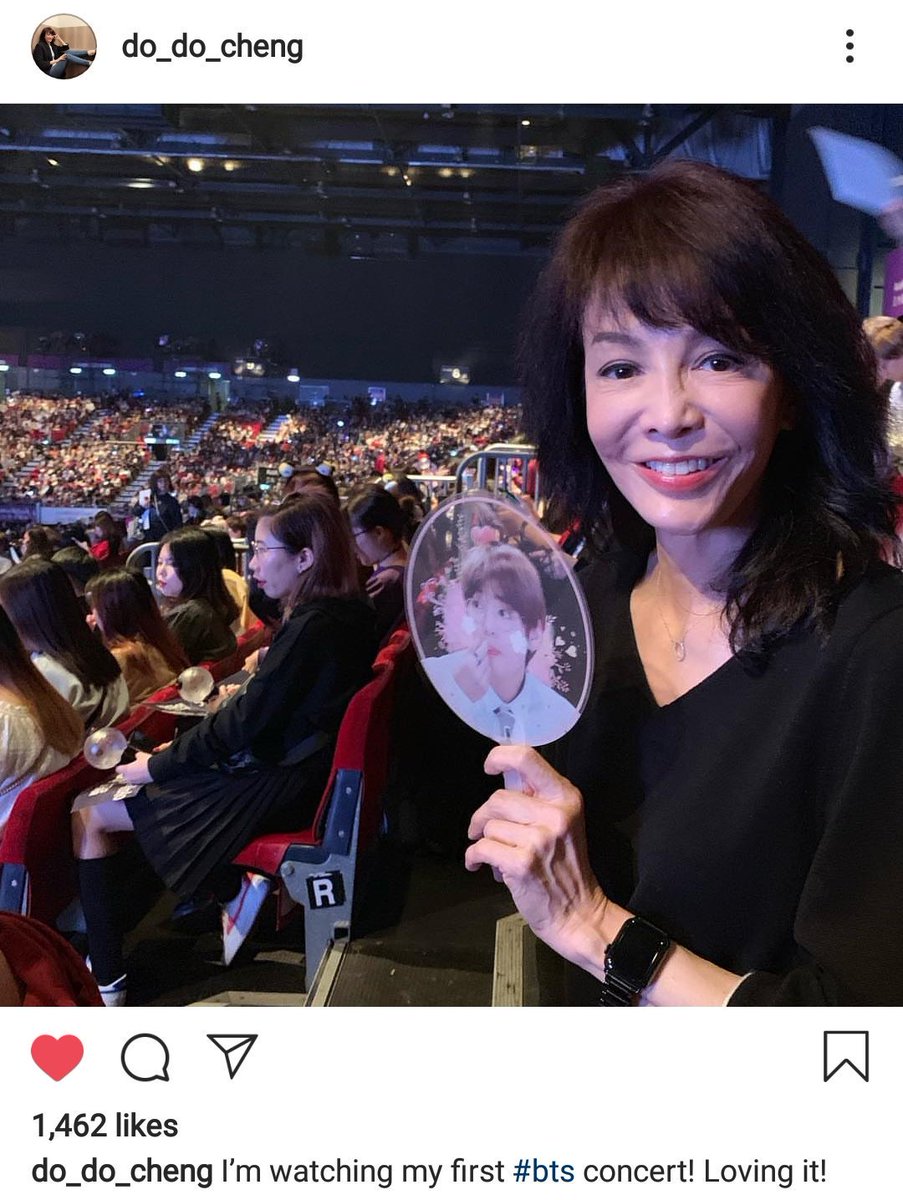 30.A rly famous Hongkong actress / host Carol (DoDo) Cheng is a certified taehyung stan. On a radio program she talked abt  #BTSV's dancing, visuals, singing & said that she has watched A LOT of his fancams! also came to BTS concert w/ a Taehyung picket  https://www.instagram.com/p/Bdf4Y3cjQM1/ 