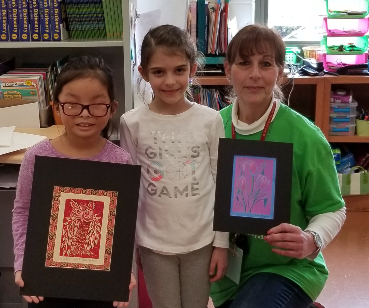 Thank you Sienna.  You certainly sparkle with kindness. Sienna told her mom that I like tulips and Leah likes owls. @MrsAMLyons15 created these amazing works of art for us.
#keepers #greatartist