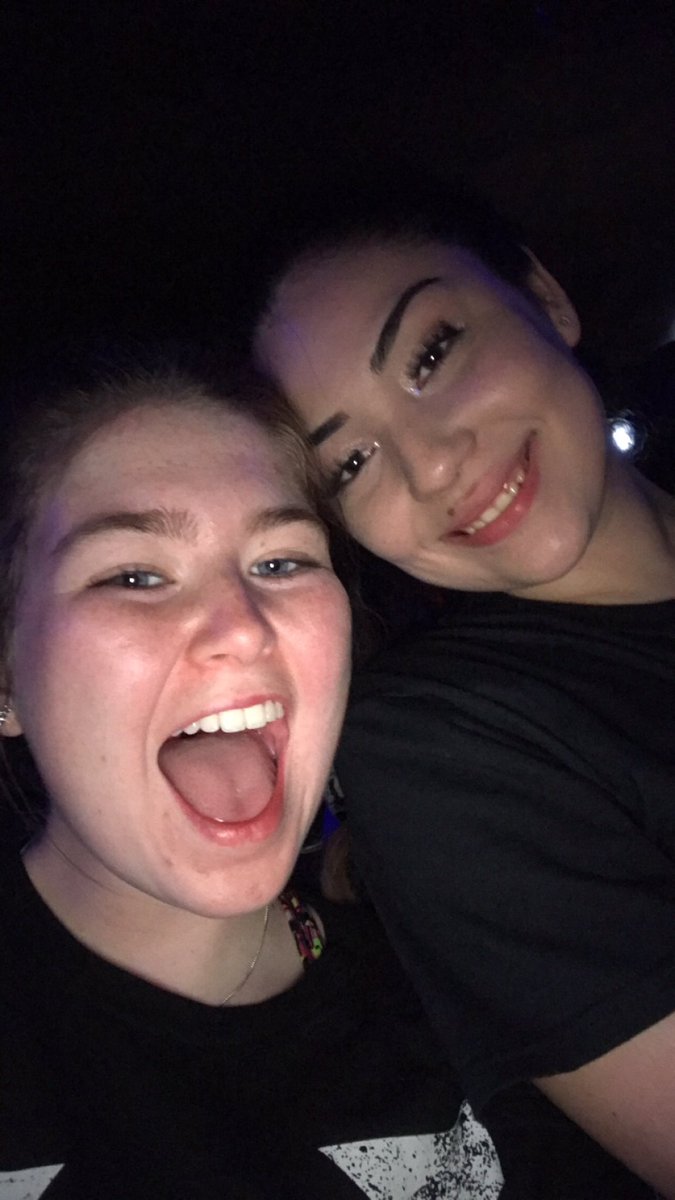 KatieDoll06's tweet photo. S/O @Excision for being my first official Rave, I loved you & itππ
πΌββοΈ #ThrowYourXUp #BabysFirstRave https://t.co/9wiF6M01Wv