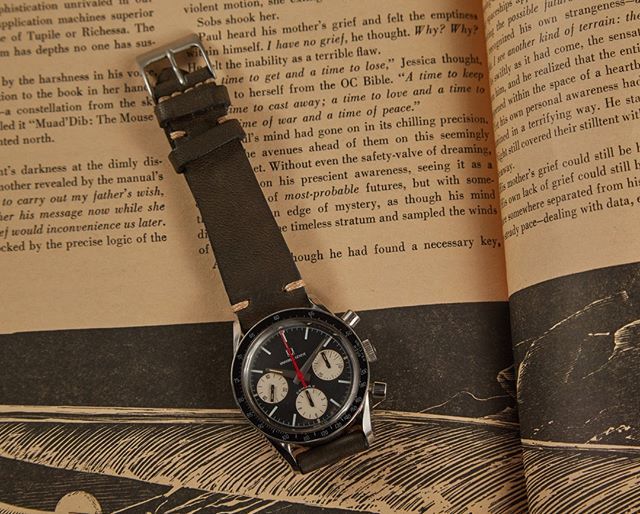 analogshift's tweet photo. Now available exclusively at Watches of Switzerland Hudson Yards - 20 Hudson Yards 📍
.
.
.
.
#ug #vintageug #universalgeneve #compax #pandadial #new #cool #lighting #photography #watchpassion #watchfam #watchmania #watchaddict #menstyle #watchoftheday #watchesofinst… https://t.co/UAqkKiQGOU
