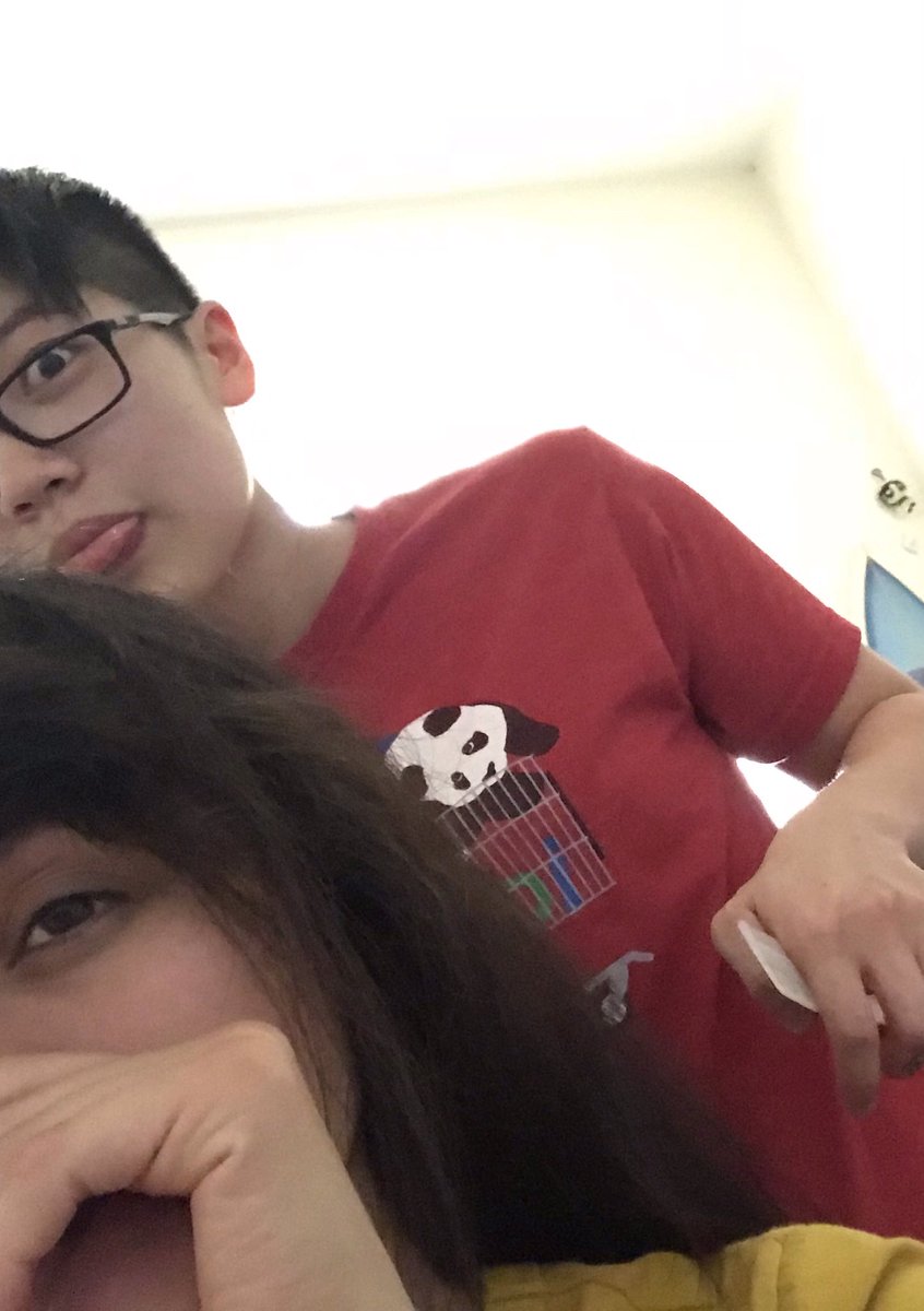 highrollermags's tweet image. Come straighten my hair yah punk 😭😂 #itsamess #mybestfan @china_jade13