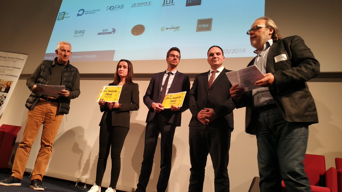 TelecomValley's tweet photo. Deux projets innovants dynamiques et ambitieux ! Merci à nos sponsors et à notre jury !  @BrandSilver_fr @CASAOfficiel @MetropoleNCA @IncubatPacaEst https://t.co/07MMGnKqqE