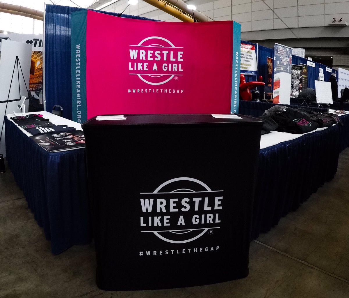 WrstleLikeAGirl's tweet photo. Yep! Still here! Come drop by! 🤼♀️
#wrestlelikeagirl #wrestling #NCAAwrestling #nccawrestlingchampionships #winmagazine #ncaa #marchmatness #ncaafanfest https://t.co/486xhnSnnH
