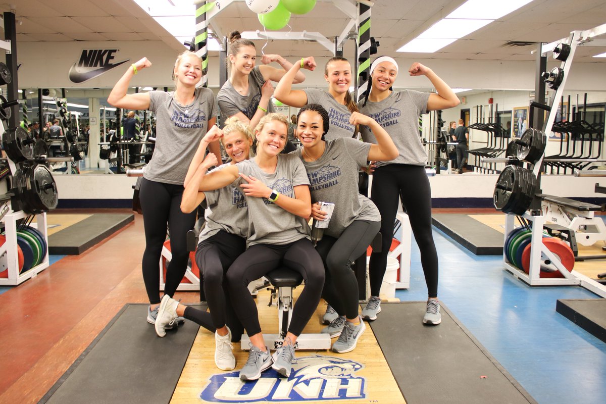 UNHVOLLEYBALL's tweet photo. We had an awesome time at the 2nd Annual Bench Out the Stigma hosted by @UNHSAAC! What an amazing event and a great way to get everyone together for mental health awareness! #BenchOutTheStigma #DontWeight @KbunkSavings https://t.co/BoO2417GjH