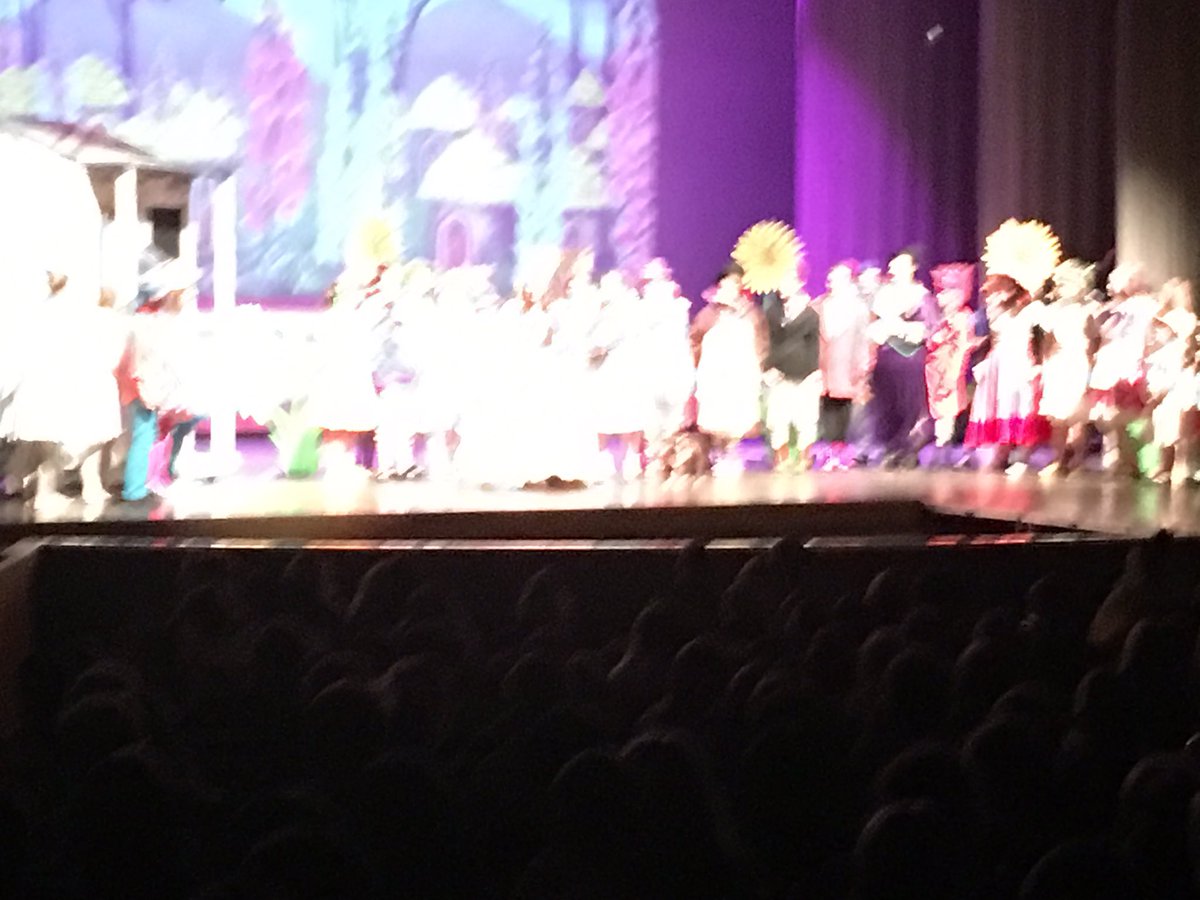 jonlippe's tweet photo. Just a reminder that we have many shows this weekend at the Manchester high school Performing Arts Center (PAC) βThe Wizard of Ozβ. Bring the kids and Grandkids #Squiresstrong https://t.co/vuDsaiGrFb