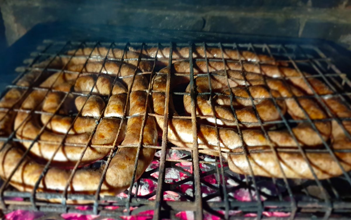 CD_Musgrave's tweet photo. #Boerewors #Paptert vanaand https://t.co/iASitNl1ce