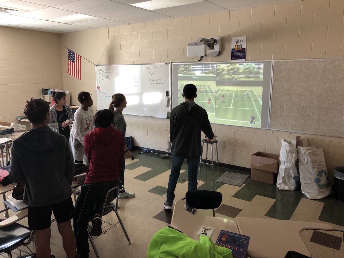 CoachElliott14's tweet photo. #8BlueCrew having some Wii Fun for Honor Roll (Mario Cart, Guitar Hero, And Wii Sports) #FRMSTroopers https://t.co/korunVHABL