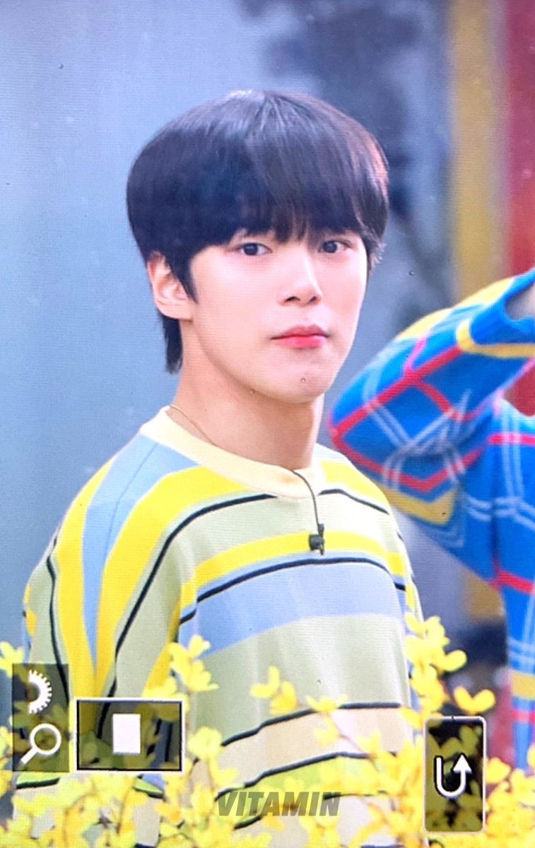 monstyling's tweet image. daisy boy 🌻 ♡︎ #민혁
 → 190320