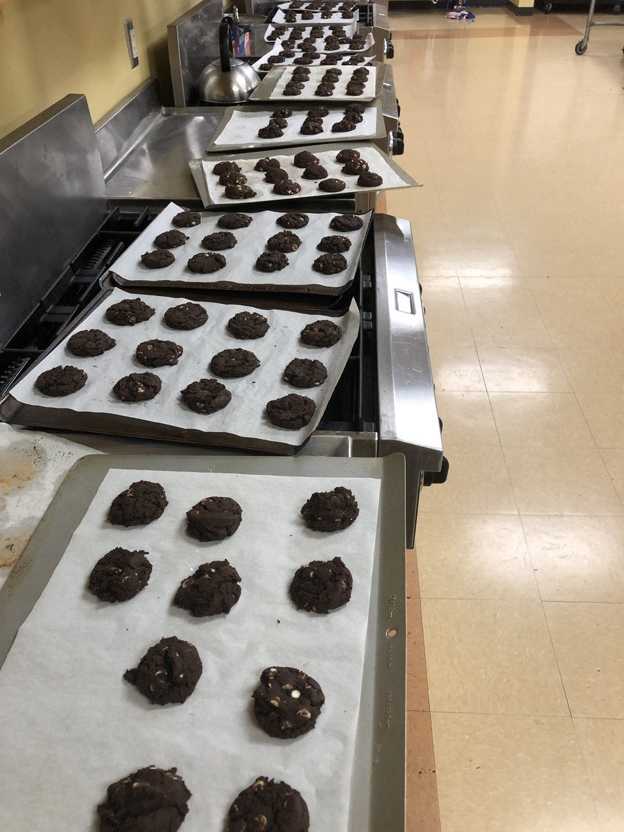 Cookies for the food pantry. Halfway to the 2000 we need! Great work by all my classes today 
#donationsarewelcome <a href="/DrCSJones/">Christopher Jones</a>