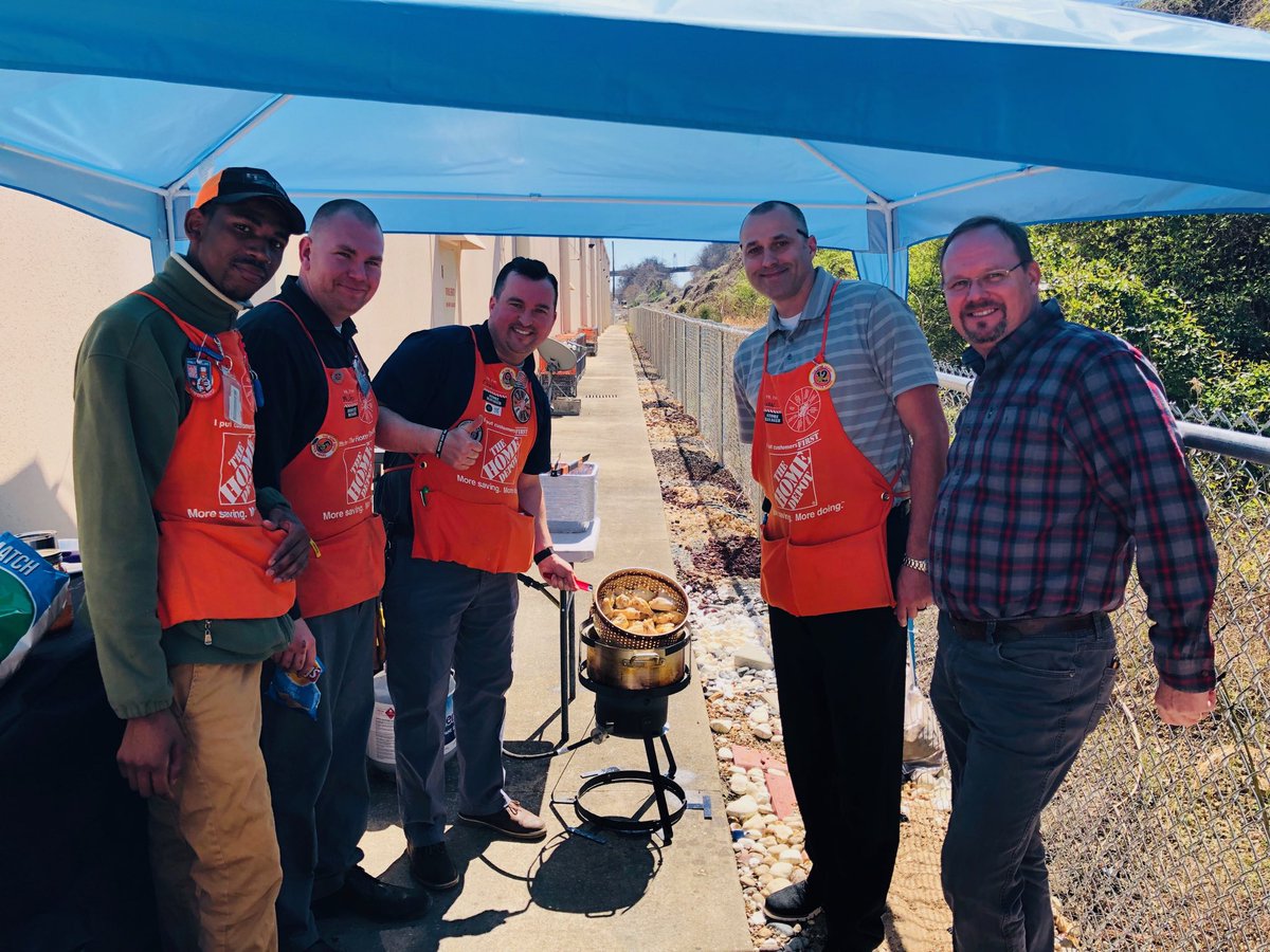 patti0732's tweet photo. Store Managers Chris Lawson &amp; Evan Felker frying wings for success sharing celebration! https://t.co/7G3ftrepSc