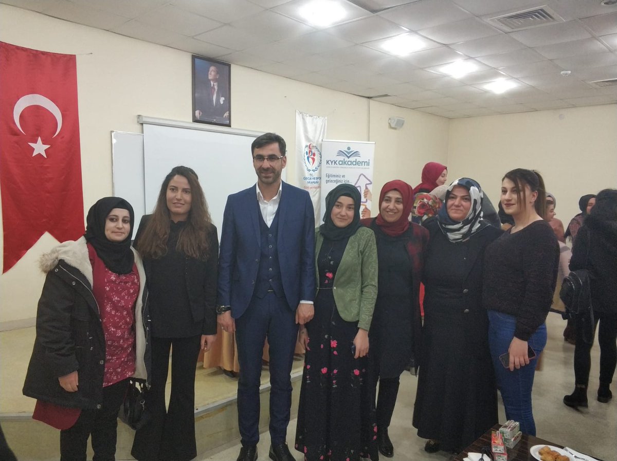 Yarınımızın teminatı olan öğrenci kardeşlerimizle bir araya gelerek hasbihal ettik. Tüm öğrenci kardeşlerimize eğitim hayatları boyunca başarılar diliyorum.